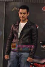 Aamir Khan at the launch of Mahindra_s new bikes Mojo and Stallion in Trident on 30th Sept 2010 (49).JPG
