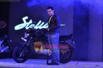 Aamir Khan at the launch of Mahindra_s new bikes Mojo and Stallion in Trident on 30th Sept 2010 (54).JPG