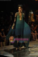 Model walks the ramp for Manish Malhotra Show on day 1 of HDIL on 6th Oct 2010 (39)~0.JPG