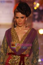 Model walks the ramp for Manish Malhotra Show on day 1 of HDIL on 6th Oct 2010 (80).JPG