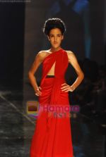 Model walks the ramp for Monisha Jaisingh Show on day 1 of HDIL on 6th Oct 2010 (25)~0.JPG