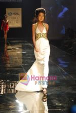 Model walks the ramp for Monisha Jaisingh Show on day 1 of HDIL on 6th Oct 2010 (31)~0.JPG