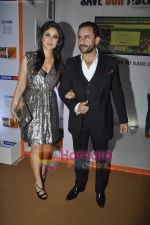 Kareena Kapoor, Saif ALi Khan on Day 2 of HDIL-1 on 7th Oct 2010 (4).JPG