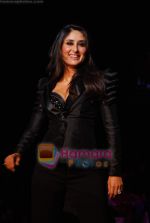 Kareena Kapoor at Salman Khan_s Being Human show on Day 4 of HDIL on 9th Oct 2010 (24).JPG
