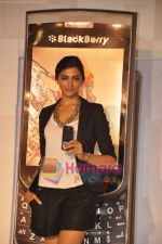 Deepika Padukone unveils the new Blackberry torch in Grand Hyatt, Mumbai on 14th Oct 2010 (24).JPG