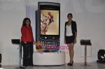 Deepika Padukone unveils the new Blackberry torch in Grand Hyatt, Mumbai on 14th Oct 2010 (5).JPG