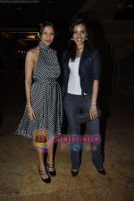 Candice Pinto, Deepti Gujral at Blackberry Torch Launch celebrations in Grand Hyatt, Mumbai on 14th Oct 2010 (2).JPG