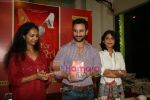 Saif Ali Khan launches Anuja Chauhan_s book Battle For Bittora in Crossword on 14th Oct 2010 (37).JPG