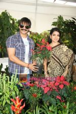 Vivek Oberoi & Shaina NC at tree plantation event in Mumbai on 15th Oct 2010 (19).JPG