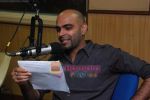 Raghu Ram at Jhootha Hi Sahi Limca book of records mention event with Radio City in Bandra on 19th Oct 2010 (4).JPG