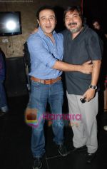 Vivek Mushran with Tony Singh at Baat Hamari pakki bash on 20th Oct 2010.JPG