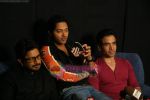Shreyas Talpade, Tusshar Kapoor, Arshad Warsi on the sets of KBC in Filmcity on 25th Oct 2010 (3).JPG