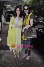 Twinkle Khanna at Karva chauth celebrations in Andheri on 25th Oct 2010 (3).JPG