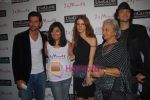 Hrithik Roshan, Suzanne Roshan, Waheeda Rehman at Namrata Gujral_s 1 A Minute film on breast cancer premiere in PVR on 27th Oct 2010 (3).JPG
