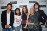 Hrithik Roshan, Suzanne Roshan, Waheeda Rehman at Namrata Gujral_s 1 A Minute film on breast cancer premiere in PVR on 27th Oct 2010 (56).JPG
