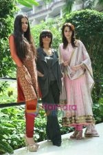 at Neeta Lulla fittings in Amby Valley fashion week in Sahara Star, Mumbai on 28th Oct 2010 (5).JPG