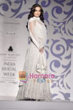 Dia Mirza at Rocky S show for Amby Valley Indian Bridal Week on 29th Oct 2010 (10).JPG