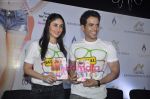 Kareena Kapoor and Tusshar Kapoor at a fitness book launch in Novotel on 30th Oct 2010 (34).JPG
