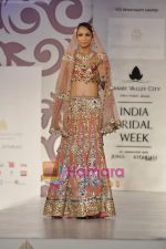 Model walks the ramp for Arjun Anjalee Kapoor for Aamby Valley India Bridal Week on 30th Oct 2010 (90).JPG