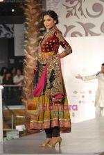 Model walks the ramp for Vikram Phadnis at Aamby Valley India Bridal Week day 4 on 1st Nov 2010 (82).JPG
