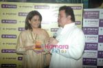 Rishi Kapoor, Neetu Singh at Diwali celebrations in Fame Big Cinemas on 2nd Nov 2010 (4).JPG