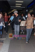 Hrithik Roshan returns from Berlin in International Airport, Mumbai on 3rd Nov 2010 (16).JPG