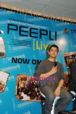 Aamir Khan at Peepli Live DVD launch in Palladium on 5th Nov 2010 (10).JPG