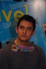 Aamir Khan at Peepli Live DVD launch in Palladium on 5th Nov 2010 (14).JPG