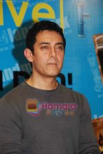 Aamir Khan at Peepli Live DVD launch in Palladium on 5th Nov 2010 (6).JPG