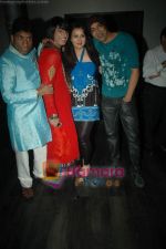 Rohit Verma, Raju Shrivastav, Poonam Dhillon, Vindhu Dara Singh at Rohit Verma_s bday bash in Twist on 7th Nov 2010 (2).JPG