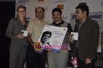 AR Rahman unveils Srinivas_s music album timeless Classics in Courtyard Marriott, Andheri, Mumbai on 8th Nov 2010 (19).JPG