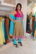 Candice Pinto at the Jona store launch in Juhu on 9th Nov 2010 (22).JPG
