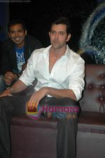 Hrithik Roshan on the sets of ZEE Saregama in Famous on 9th Nov 2010 (19).JPG
