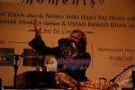Waheeda Rehman Felicitates Anup Jalota in Nehru Centre, Mumbai on 10th Nov 2010 (38).JPG