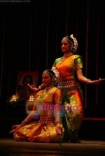 Esha Deol, Ahana Deol at Jaya Smriti dance event in Ravindra Natya Mandir on 13th Nov 2010 (33).JPG