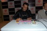 Salman Khan at Being Human Marrow Donor press meet in Taj Land_s End on 13th Nov 2010 (23).JPG