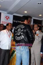 Salman Khan at Being Human Marrow Donor press meet in Taj Land_s End on 13th Nov 2010 (35).JPG