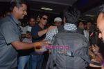Shahrukh Khan snapped at Mumbai International airport on 16th Nov 2010 (14).JPG