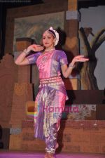 Esha Deol perform together in Ravindra Natya Mandir on 20th Nov 2010 (11).JPG