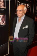 Yash Chopra at Teachers Awards in Taj Land_s End on 20th Nov 2010 (4).JPG
