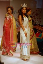 Model walk the ramp for Agarwalla & Vijay Golecha Show at The ABIL Pune Fashion Week Day 2 on 19th Nov 2010 (88).JPG