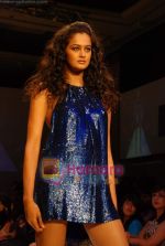 Model walk the ramp for Nandita Mahtani Show at The ABIL Pune Fashion Week Day 3 on 20th Nov 2010 (20).JPG