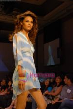 Model walk the ramp for Nandita Mahtani Show at The ABIL Pune Fashion Week Day 3 on 20th Nov 2010 (21).JPG