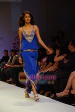 Model walk the ramp for Nandita Mahtani Show at The ABIL Pune Fashion Week Day 3 on 20th Nov 2010 (22).JPG