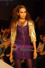 Model walk the ramp for Payal Singhal Show at The ABIL Pune Fashion Week Day 2 on 19th Nov 2010 (45).JPG