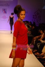 Model walk the ramp for Surily Goel Show at The ABIL Pune Fashion Week Day 1 on 18th Nov 2010 (8).JPG