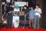 Jagjit Singh, Kailash Kher, Hard Kaur at the launch of Satinder Sartaaj_s album in Sea Princess on 24th Nov 2010 (3).JPG