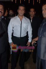 Salman Khan at Nitish Rane_s wedding reception in Mahalaxmi Race Course on 28th Nov 2010 (4).JPG