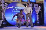 Salman Khan at IBN 7 super idol awards in Taj Land_s End, Mumbai on 29th Nov 2010 (43).JPG
