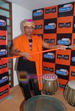 Sukhwinder Singh at Radio City_s Musical-E-Azam - Season 4 in Bandra, Mumbai on 30th Nov 2010 (19).JPG